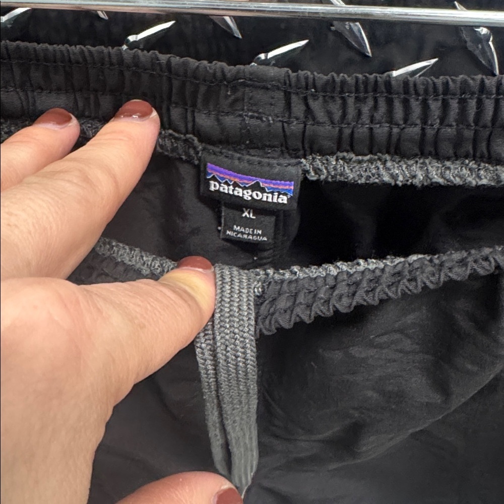 Patagonia Men's Baggie Shorts in black XL, 5” - Picture 4 of 5